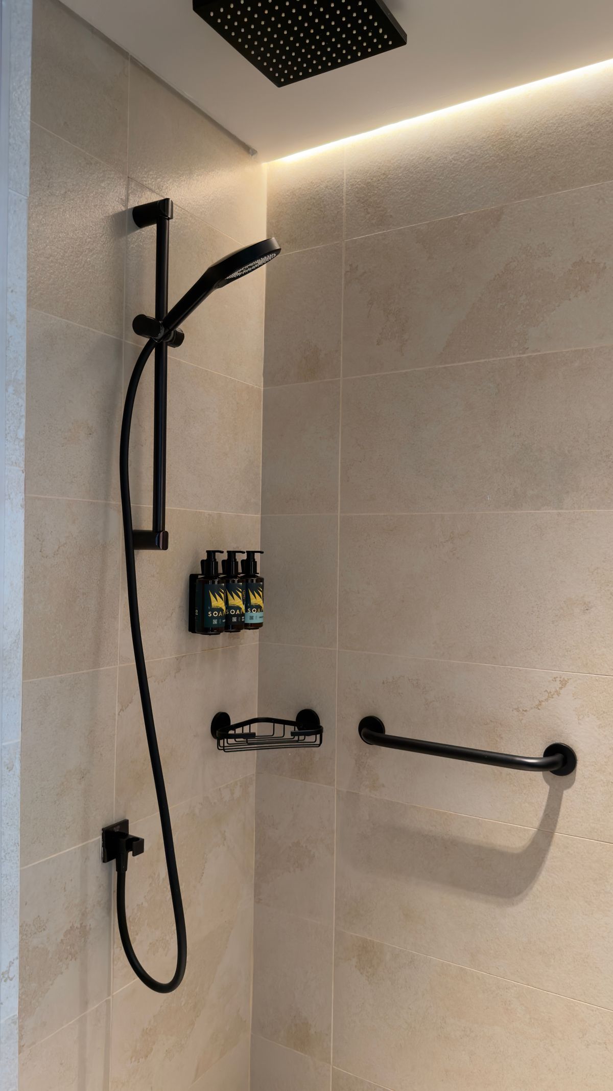 Douche à l’italienne carrelée après étanchéité